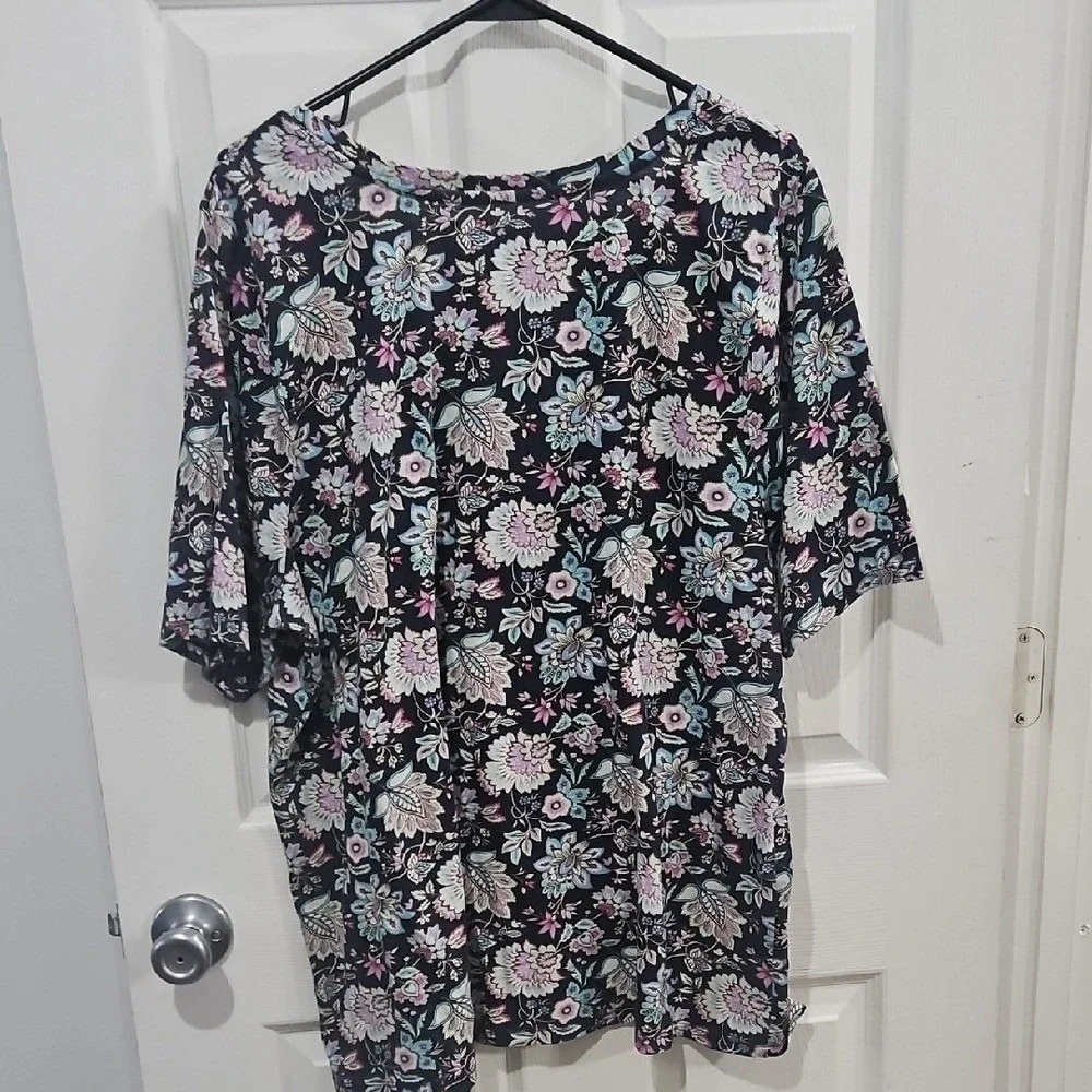 Lane Bryant Black Floral Short Sleeve‎ Top Size 22/24